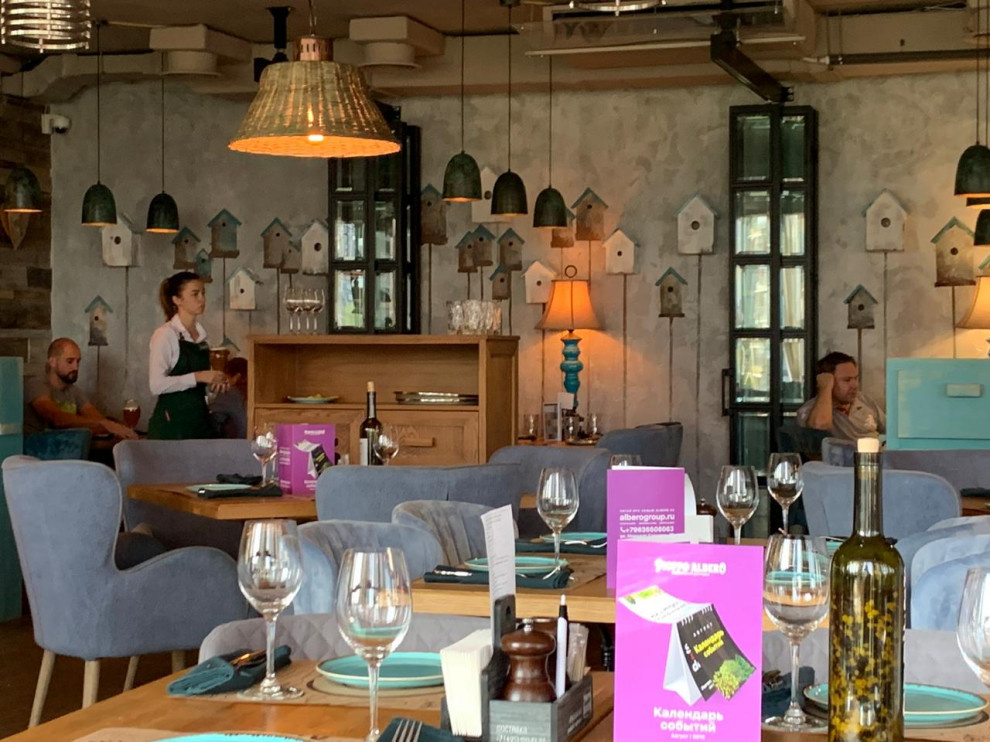 Loft перегородки в ресторане Pioppo Albero