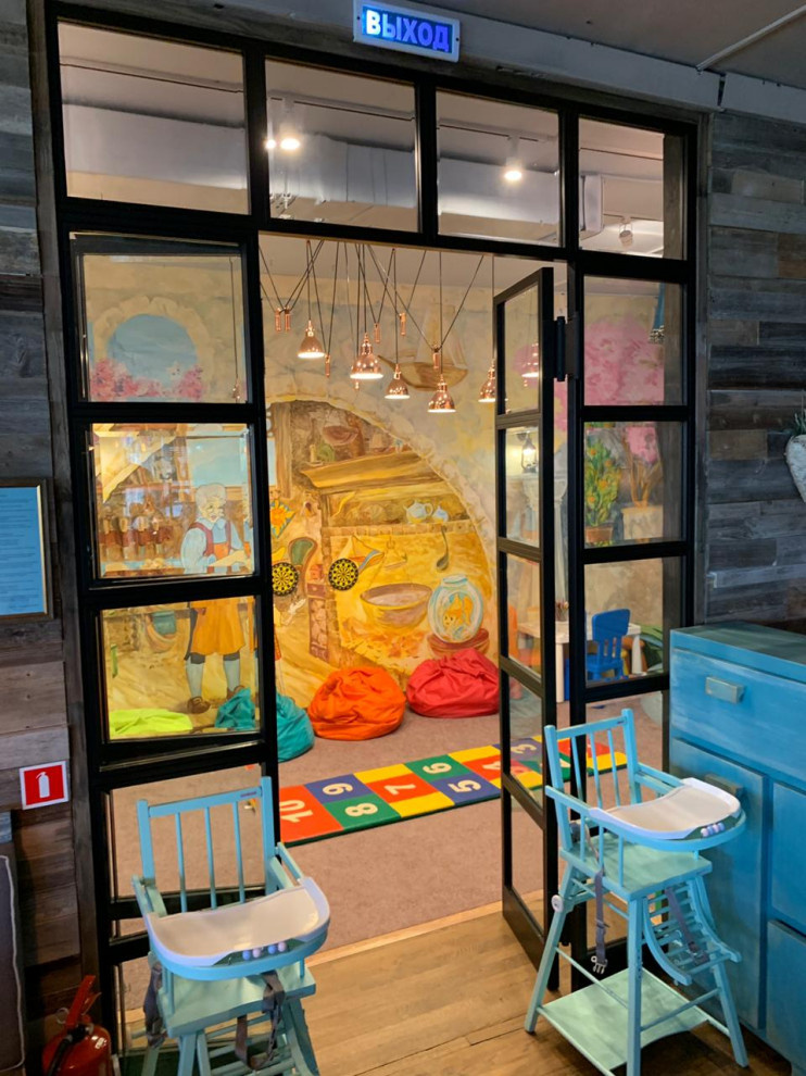 Loft перегородки в ресторане Pioppo Albero