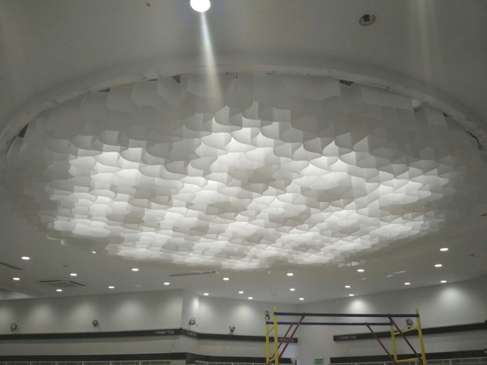 Круглые потолки Honeycomb® ceiling в Рив Гош ТРЦ Бутово Молл, г. Москва
