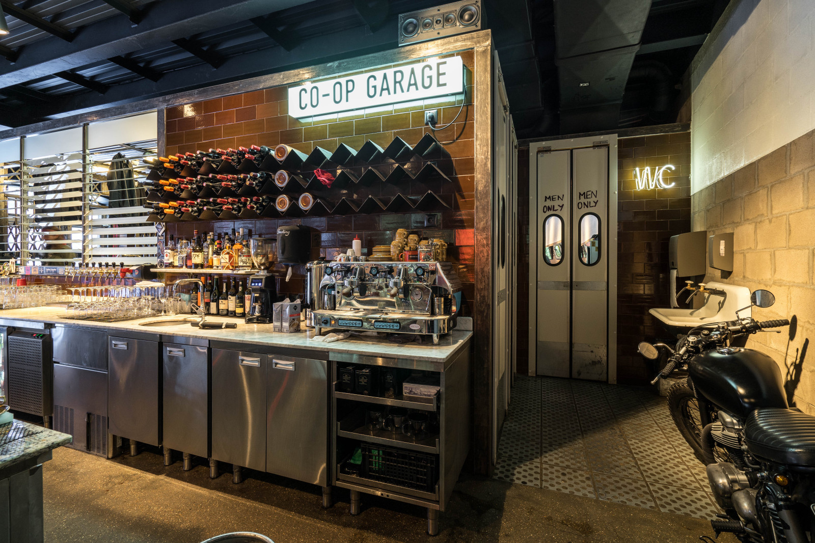 Ресторан Coop Garage