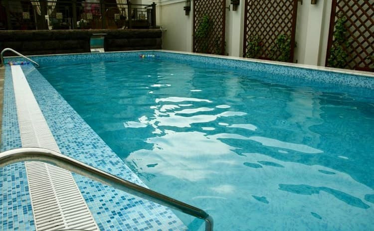 Обложка проекта: Переливные бассейны