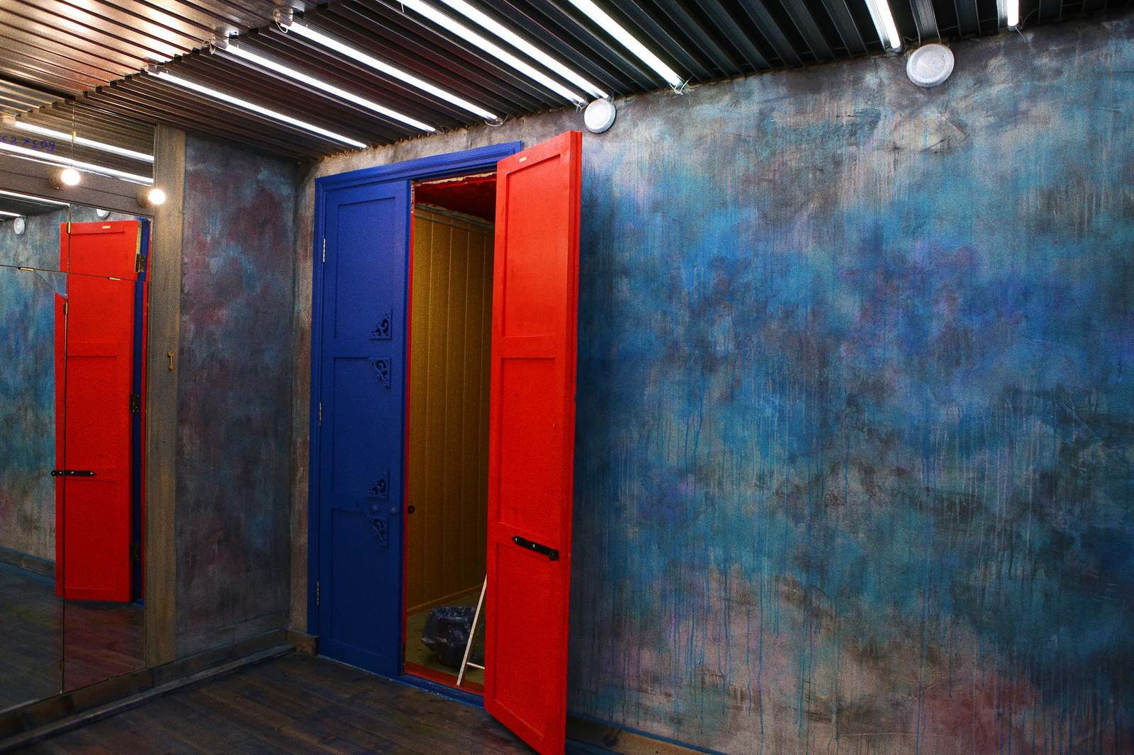 Декорирование мебели и обучение основам декорирования