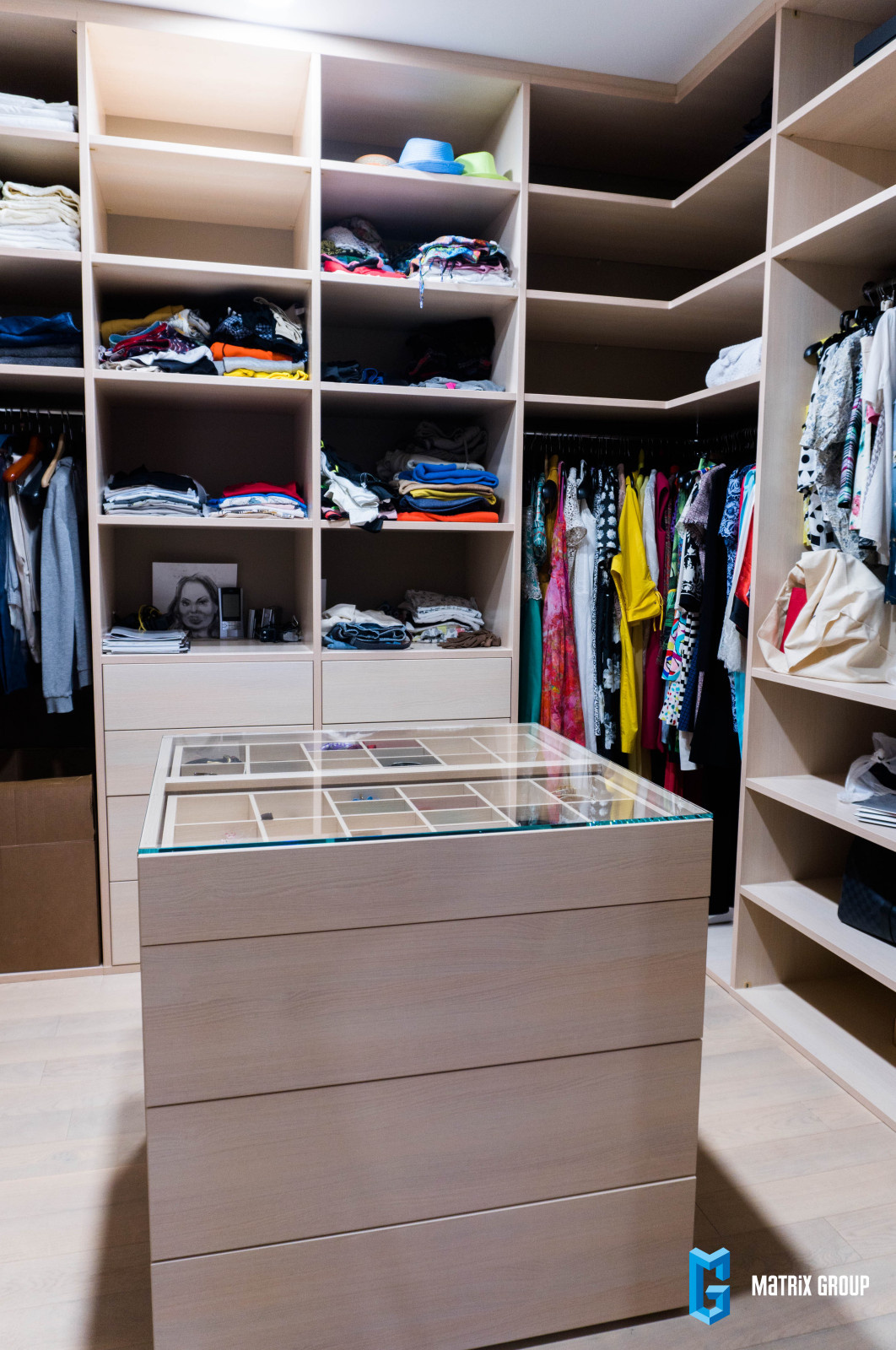 Корпусная мебель для всех жилых зон в ЖК Мономах