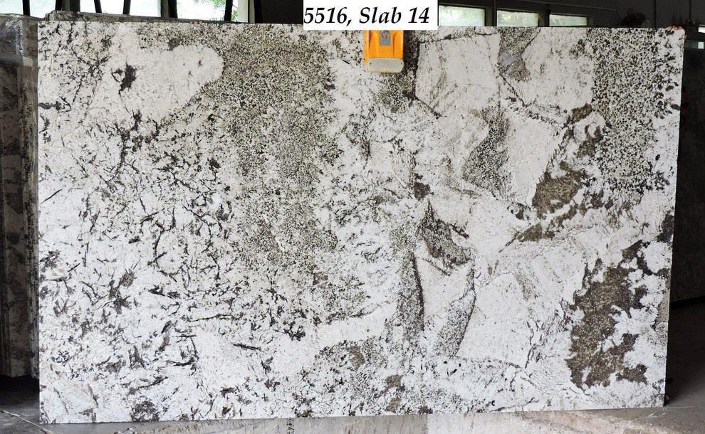 Слэбы мрамора и гранита