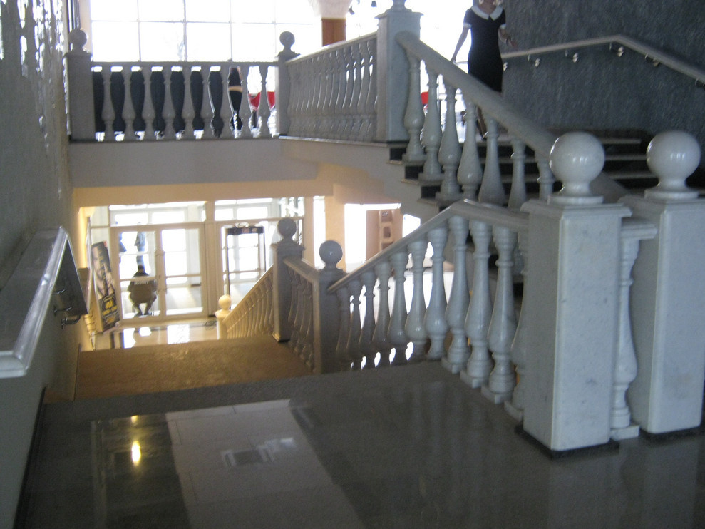 Лестницы из белого мрамора Коелга