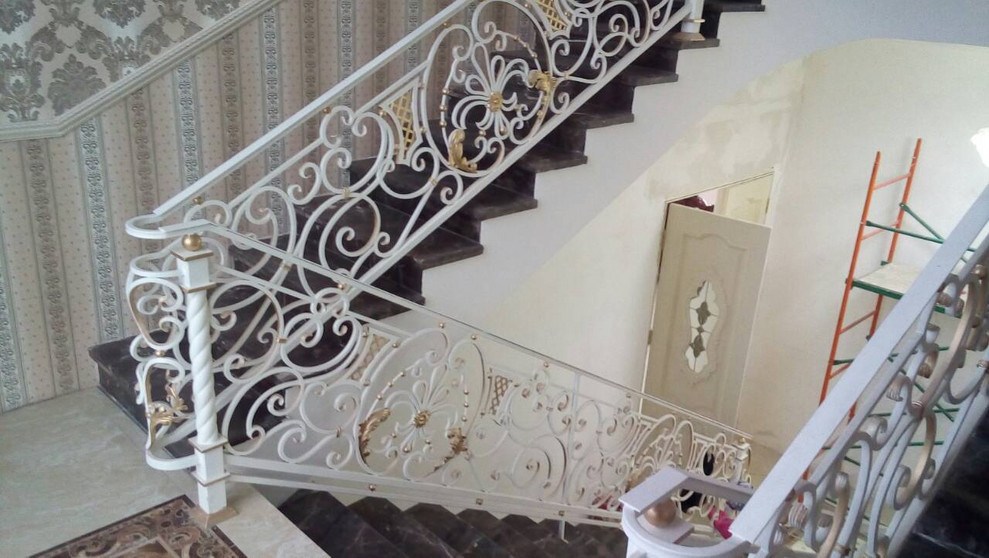 Перила с радиусным элементом..