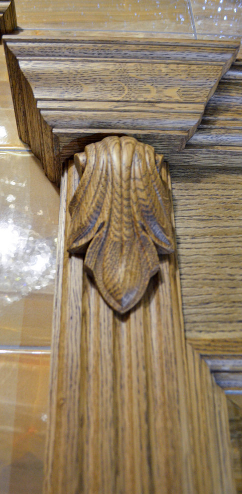 Ванная комната. Потолок, зеркало и тумба под раковину