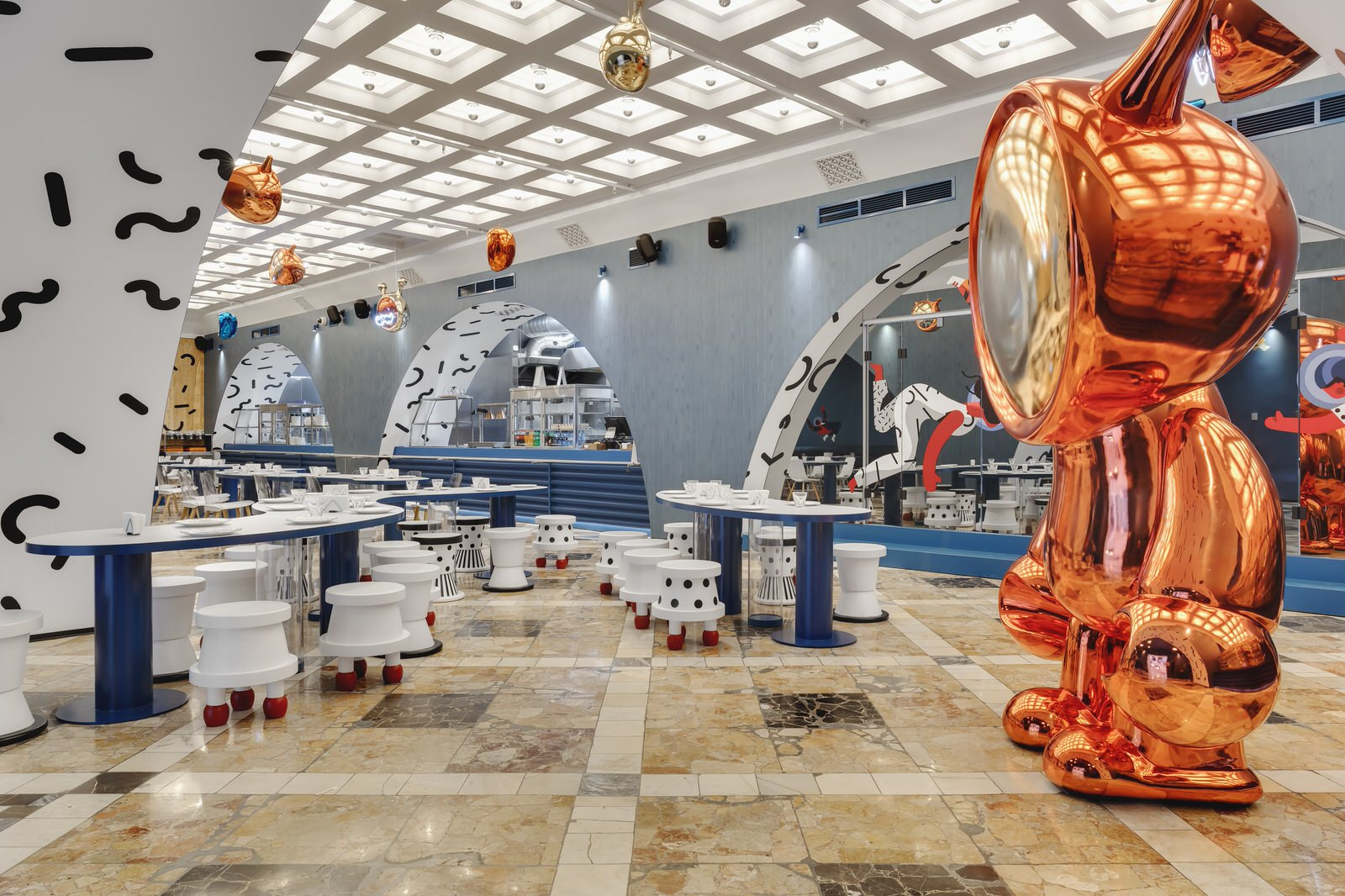 Обложка проекта: Вызывающе пестрое кафе в духе постмодернизма по проекту сестер Сундуковых