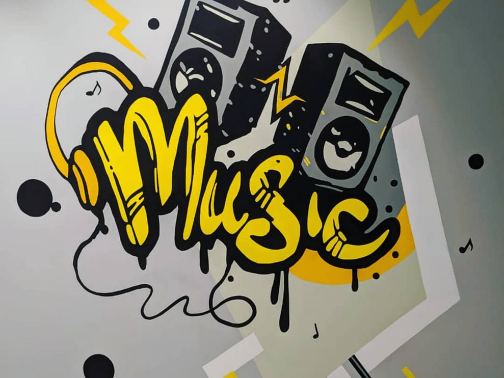 Граффити в комнате подростка