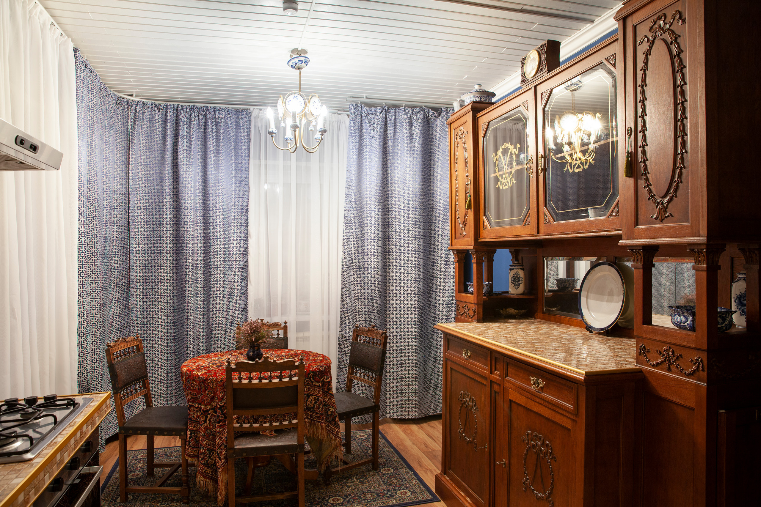 В гостях: У юного ценителя антиквариата — теперь и на даче