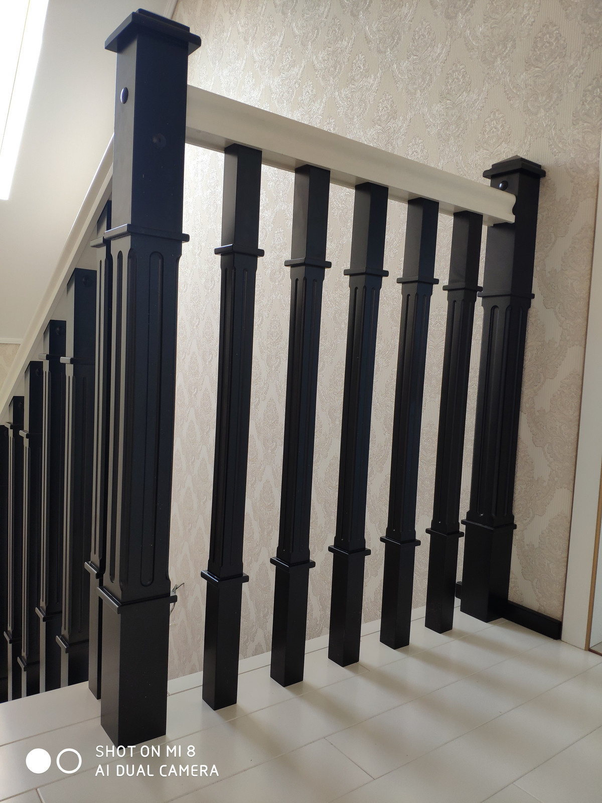 Лестница в контрастном стиле