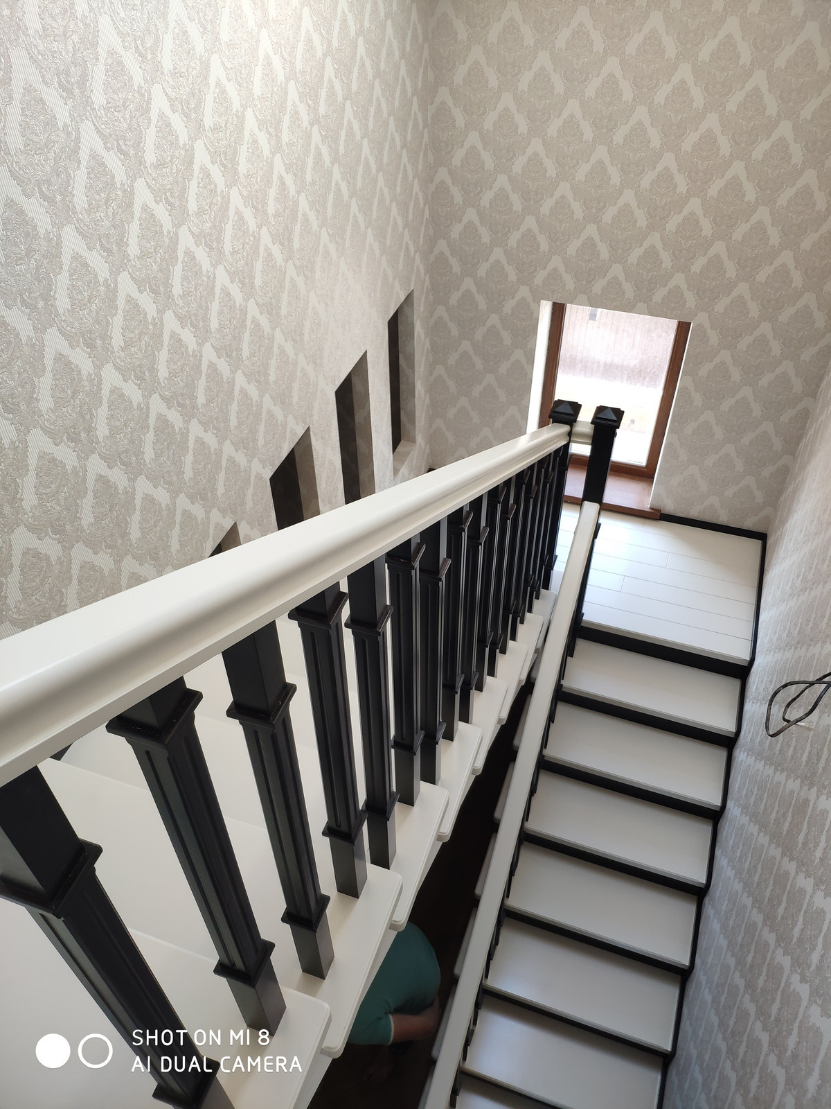 Лестница в контрастном стиле