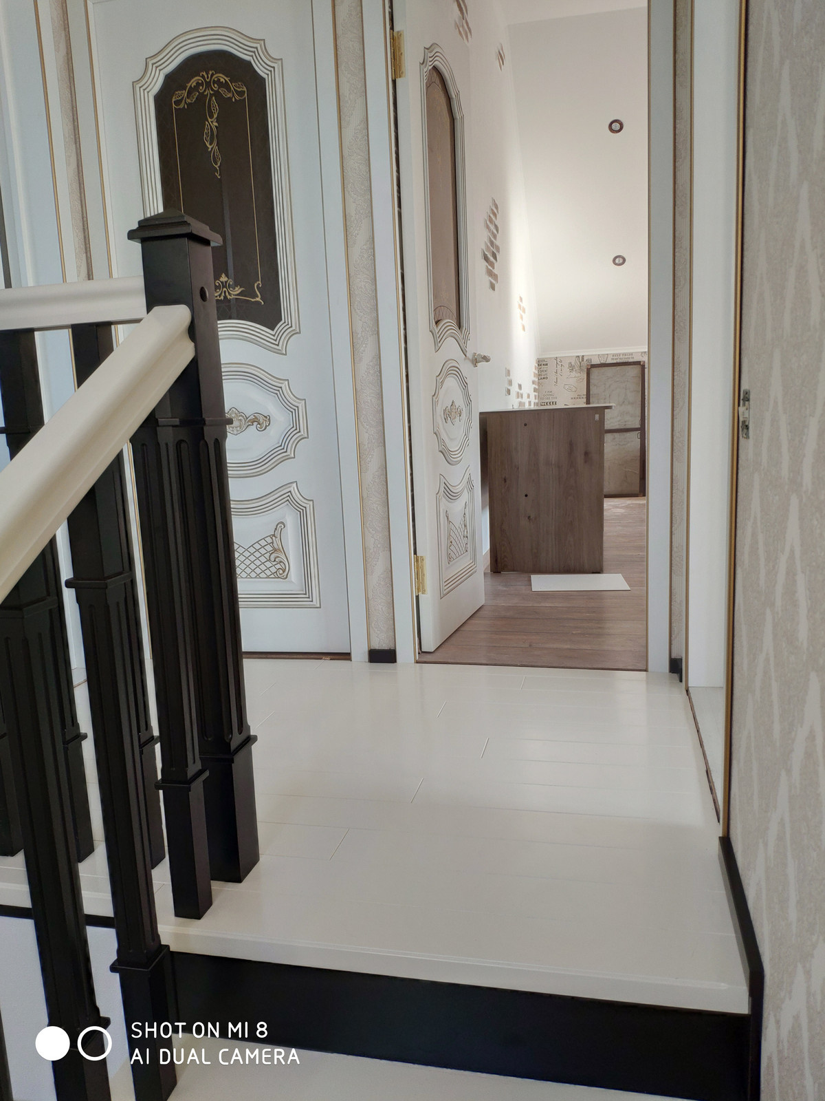 Лестница в контрастном стиле