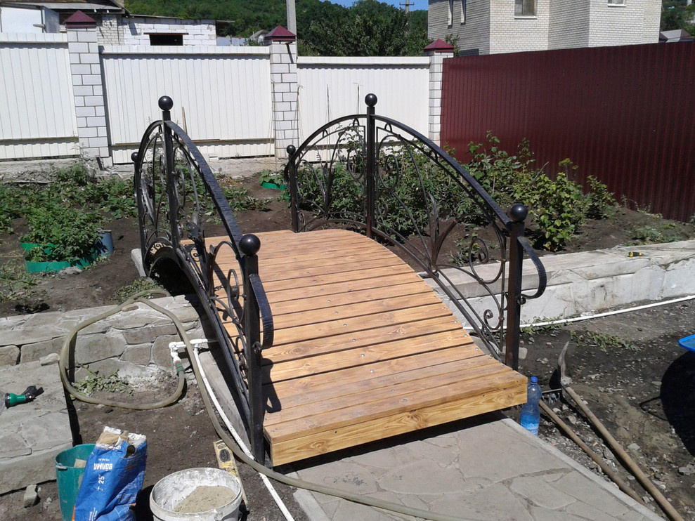 Выполнение различных кованых работ для загородного дома