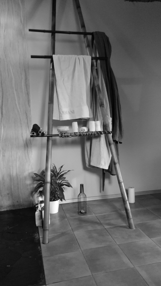 Ванная в эко стиле,  с элементами бамбука и трасника