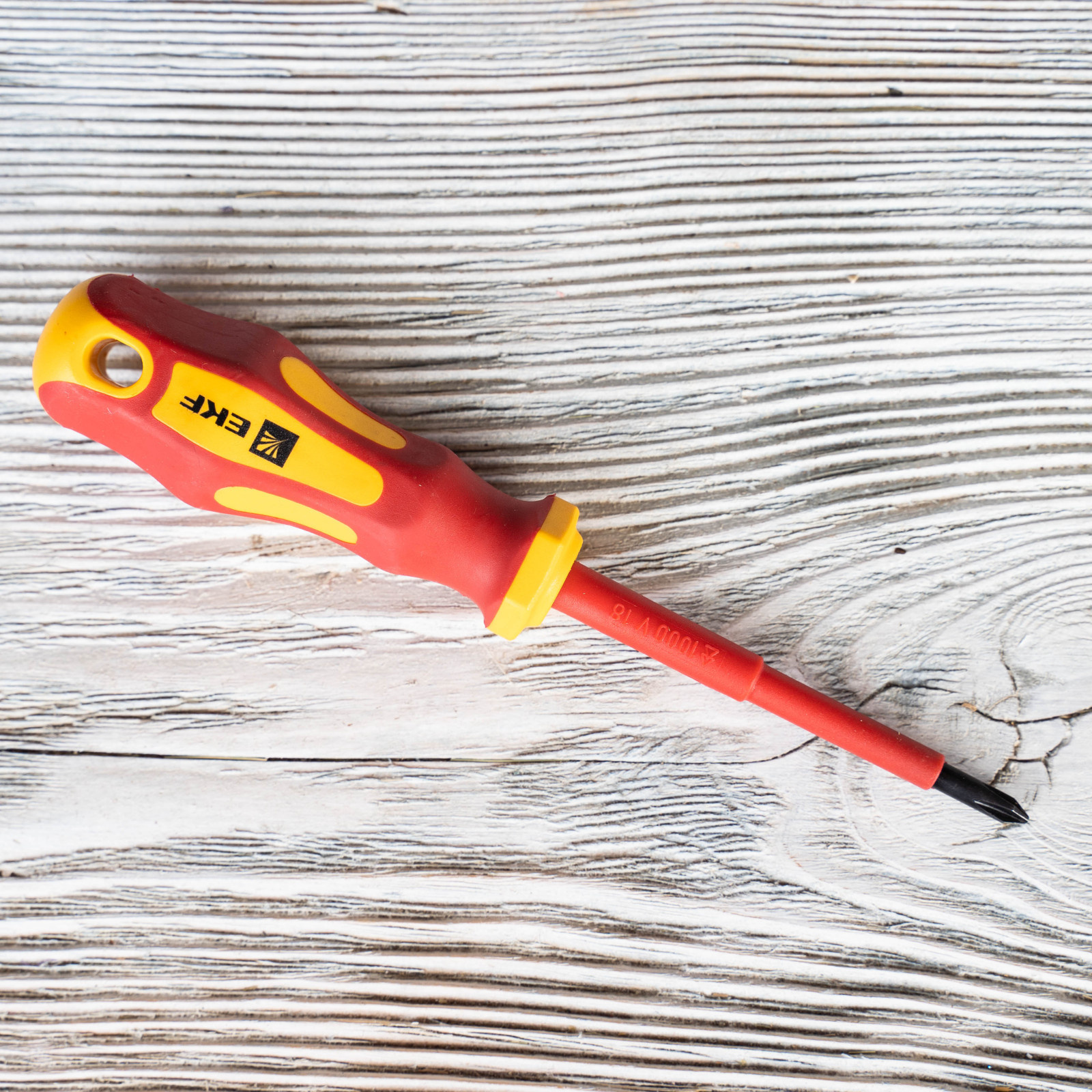 Электромонтажные изделия и инструменты EKF