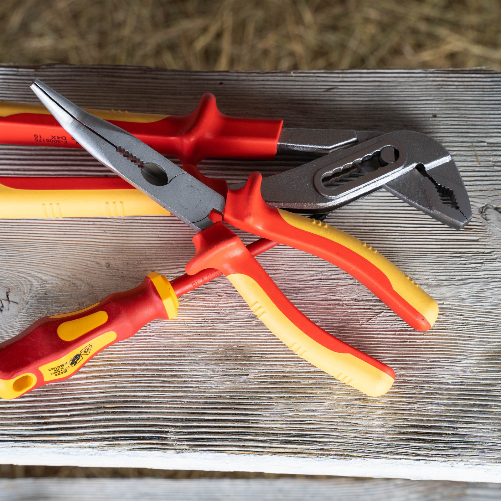 Электромонтажные изделия и инструменты EKF