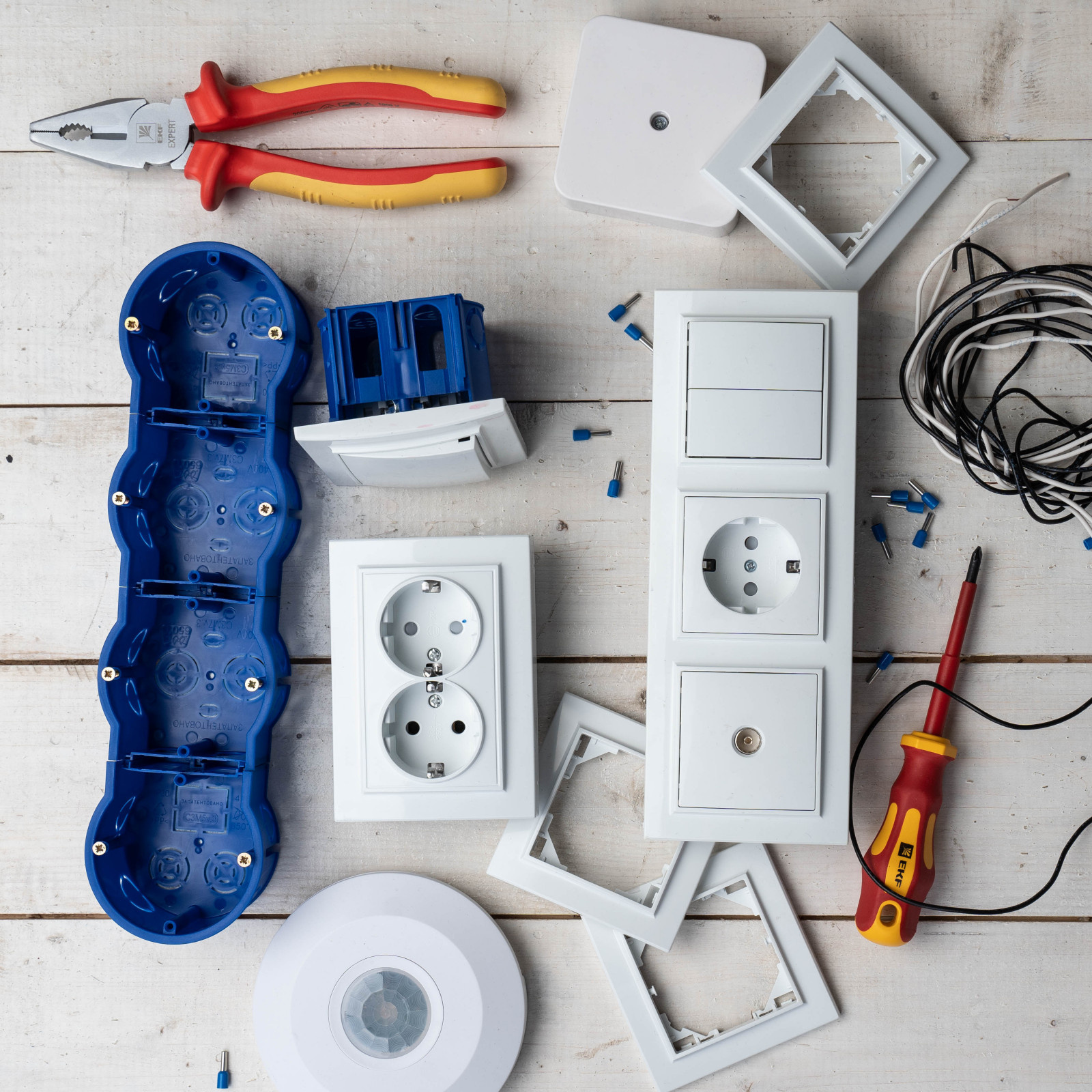 Электроустановочные изделия EKF