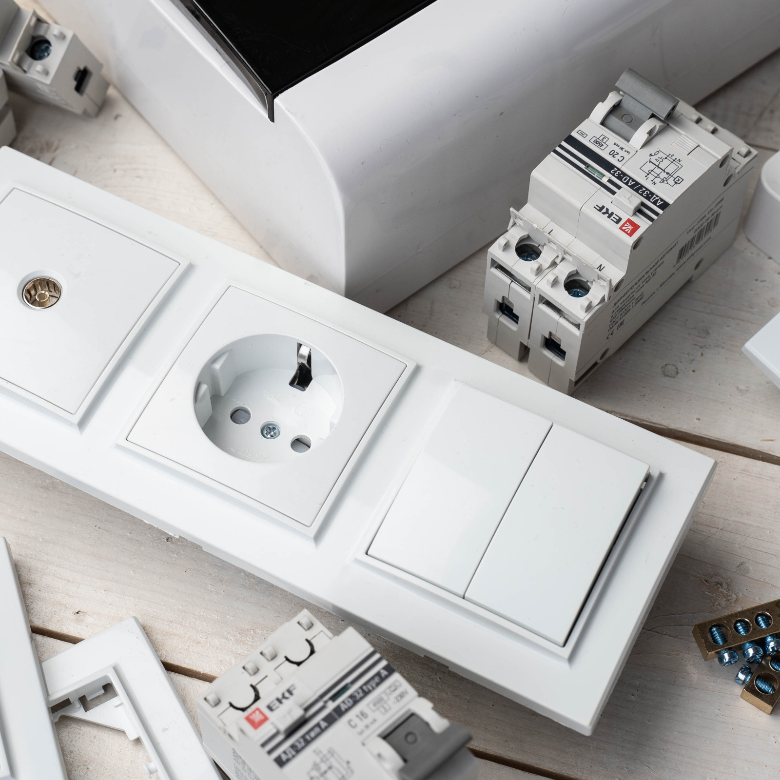 Электроустановочные изделия EKF