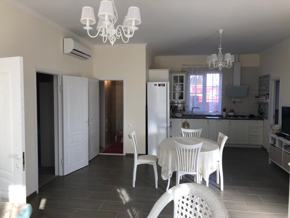 Уютный дом с двумя спальнями и террасой