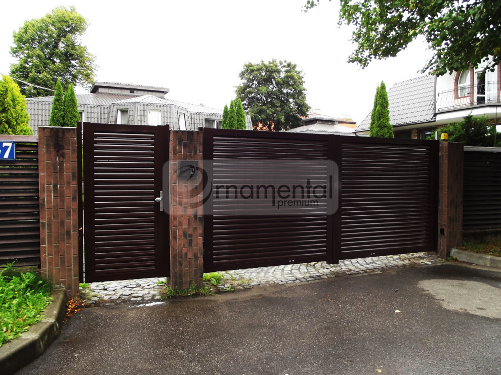 Ограждения по улице Каштановая аллея