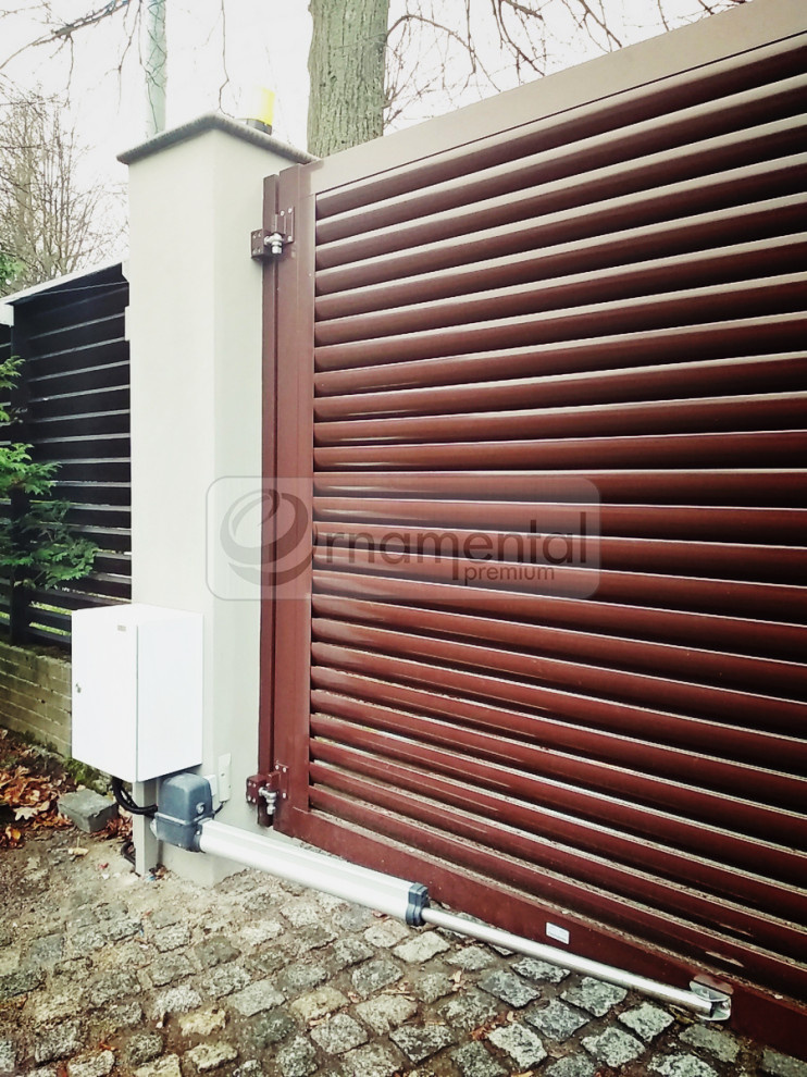 Ограждения по улице Каштановая аллея