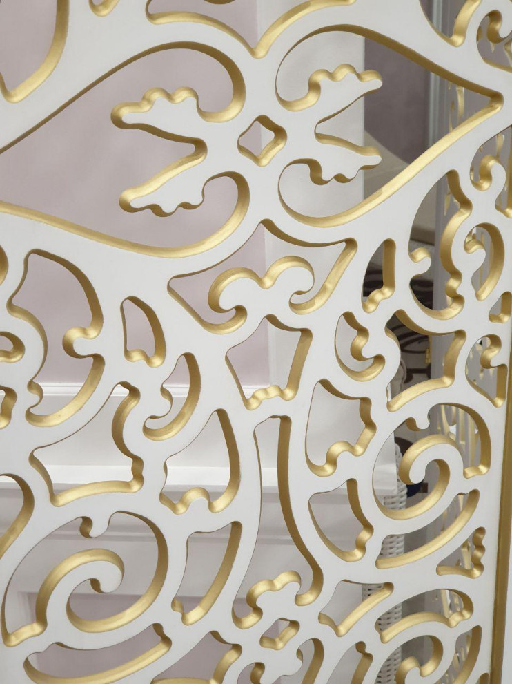 Ажурные ширмы и зеркало для частного дома