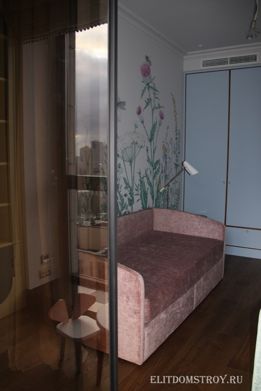 Современная квартира для семьи с двумя детьми