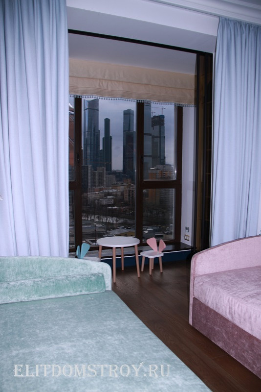 Современная квартира для семьи с двумя детьми