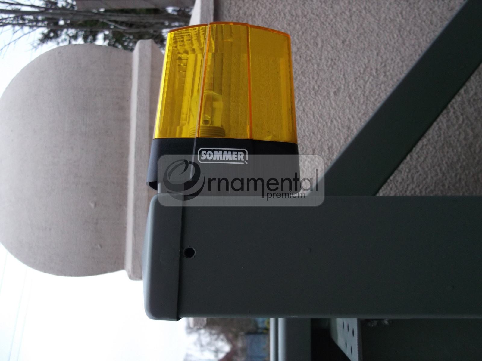 Балюстрады, балкон и ворота для частного дома