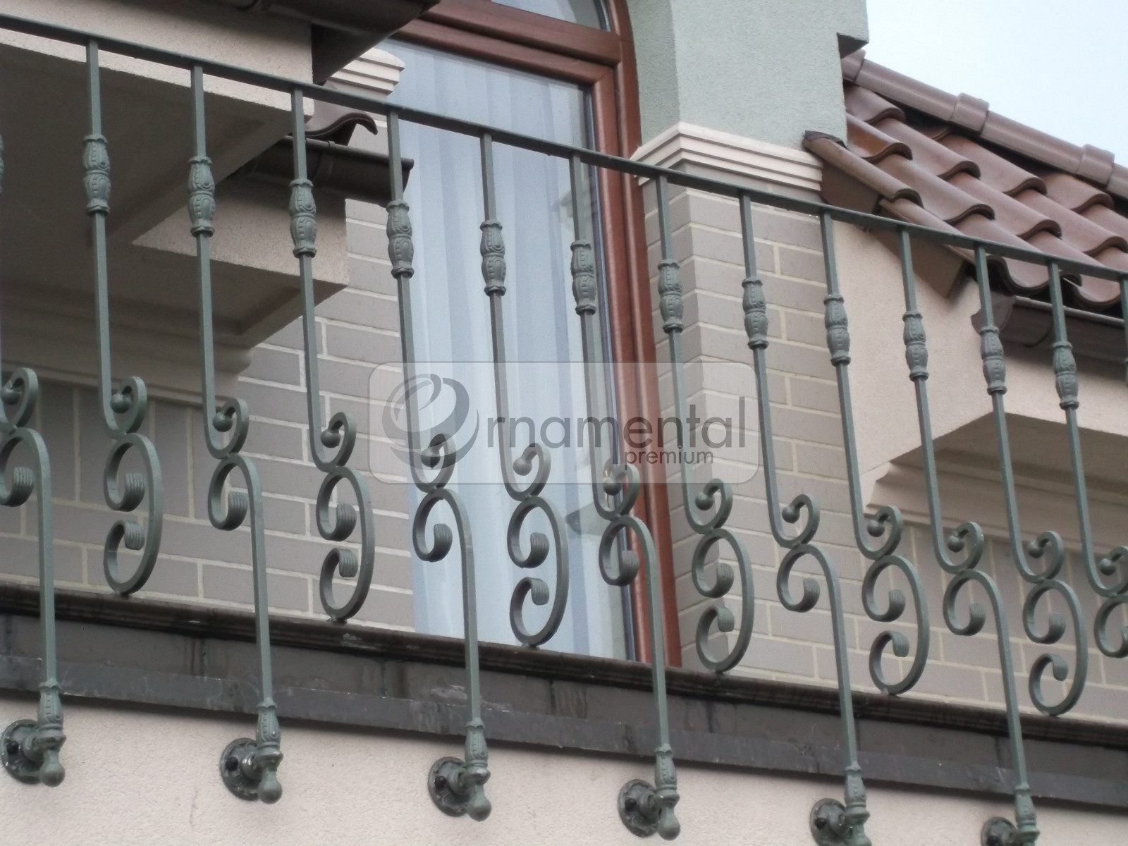 Балюстрады, балкон и ворота для частного дома