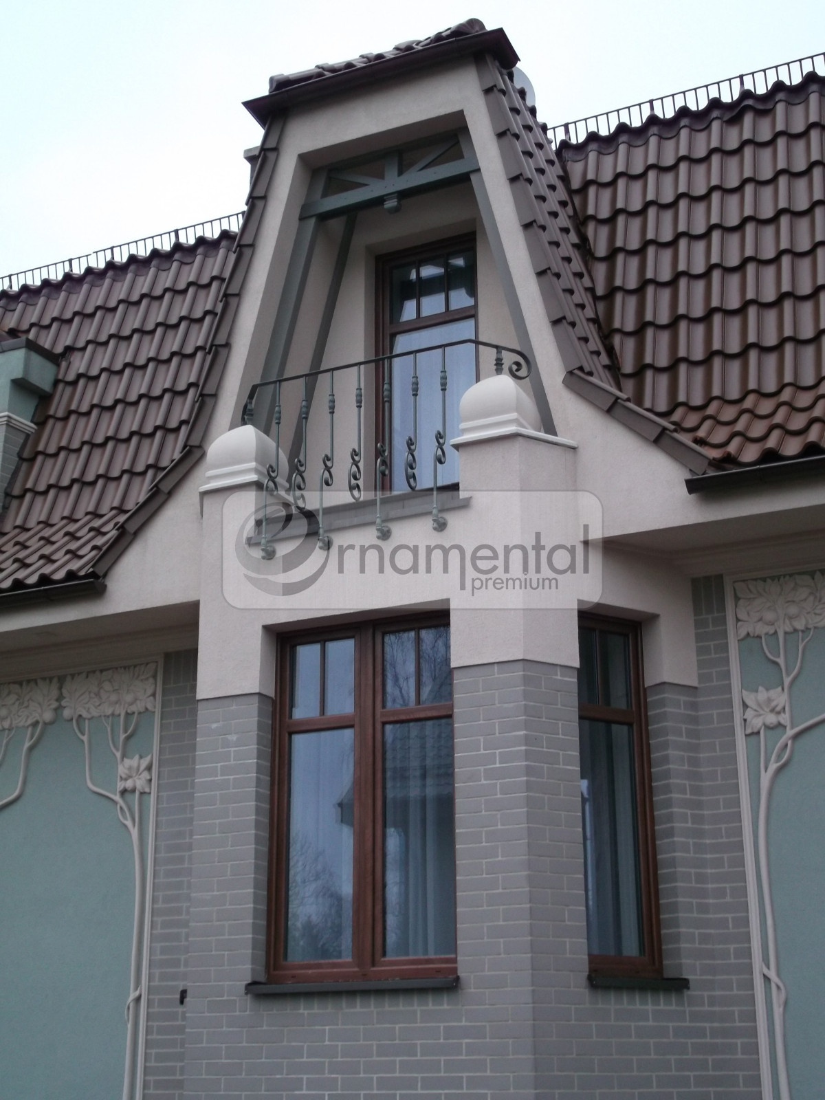 Балюстрады, балкон и ворота для частного дома