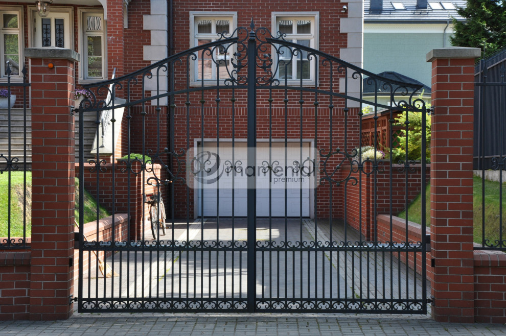 Ворота для частного дома