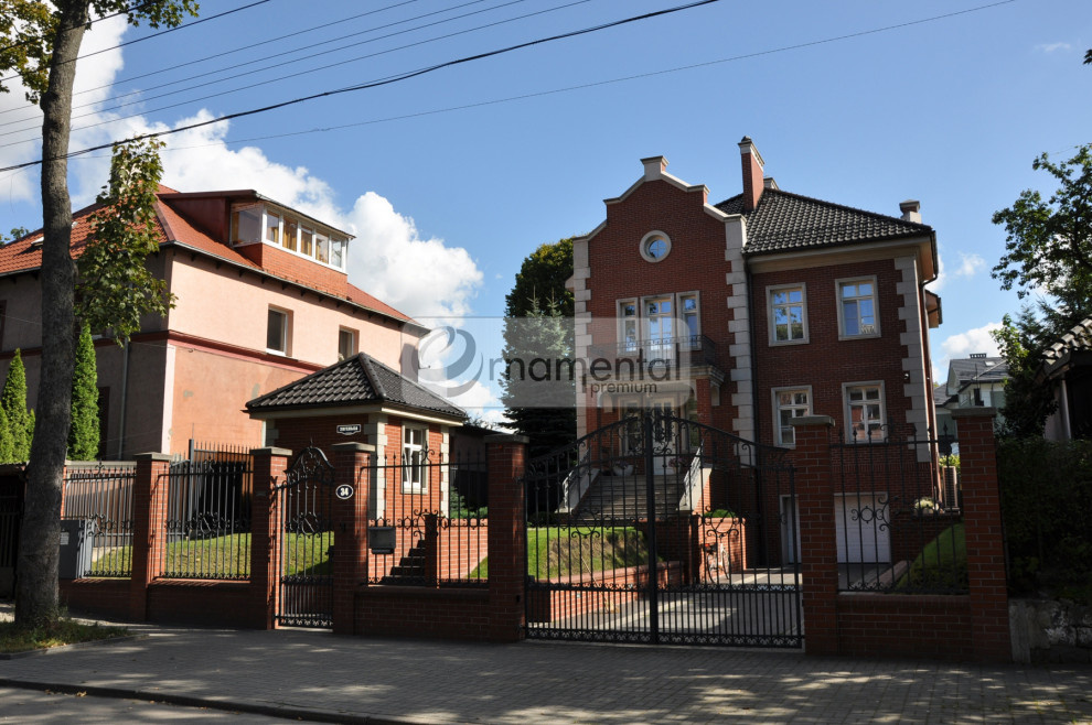 Ворота для частного дома