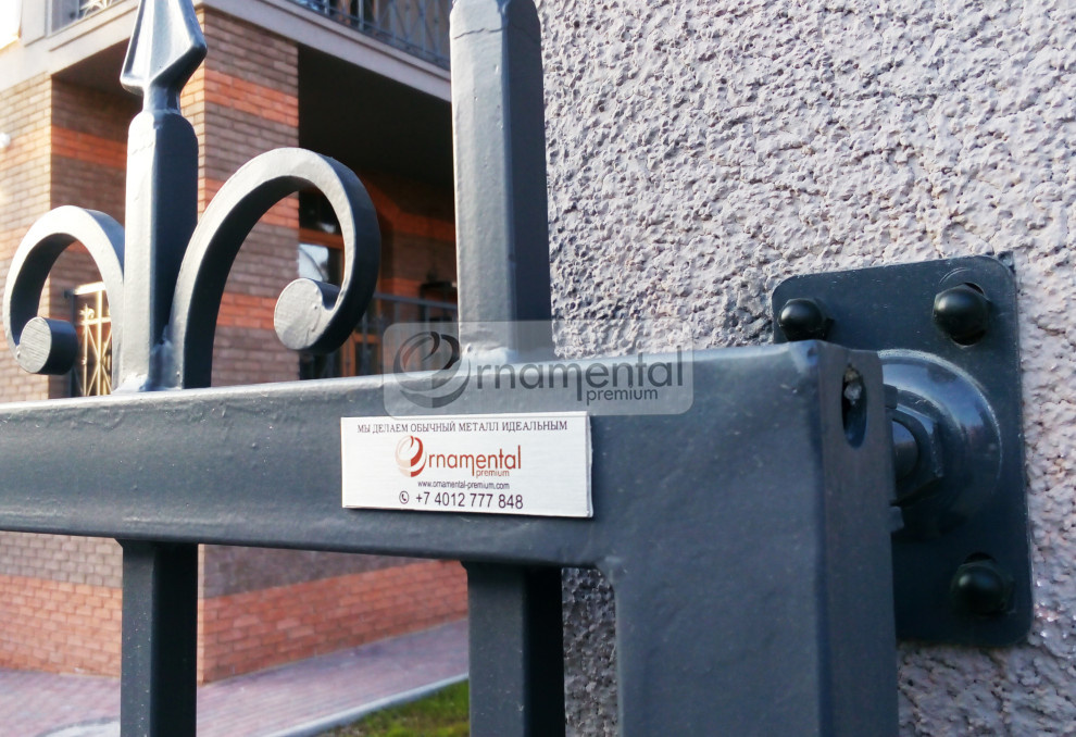 Балконы, ворота и балюстрады для многоквартирного дома