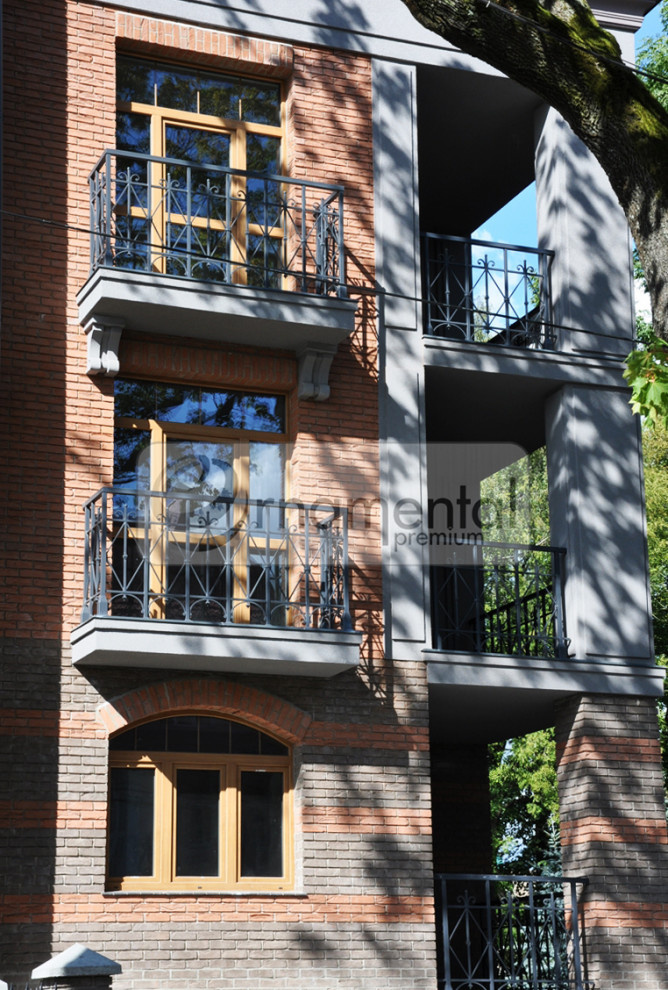 Балконы, ворота и балюстрады для многоквартирного дома