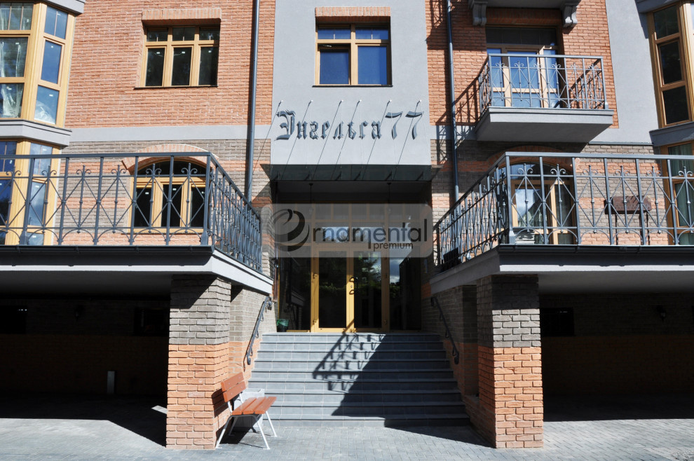 Балконы, ворота и балюстрады для многоквартирного дома