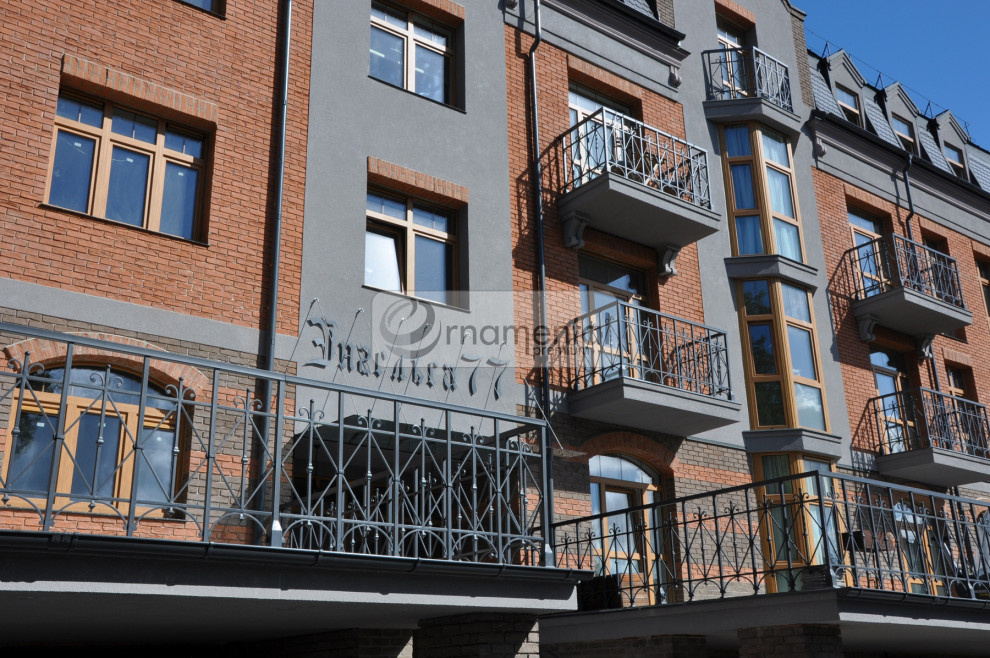 Балконы, ворота и балюстрады для многоквартирного дома
