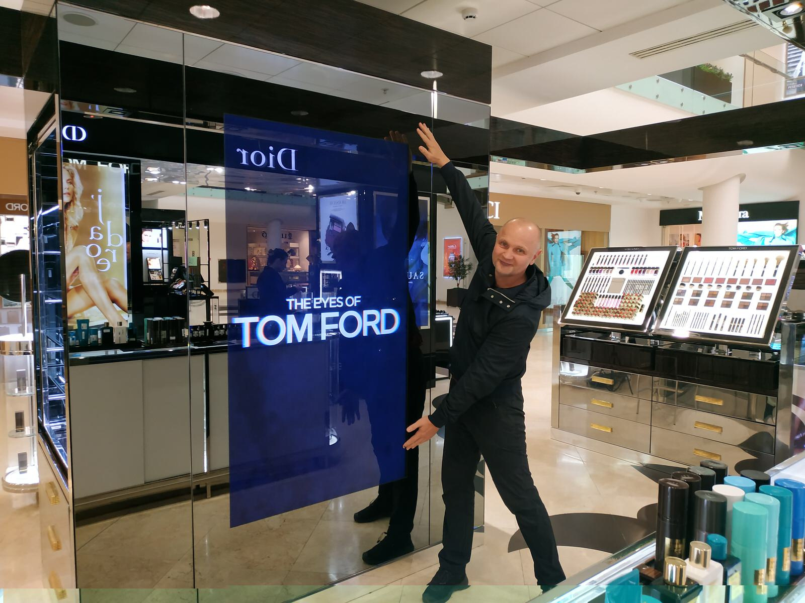 Теле-зеркало для коммерческих помещений