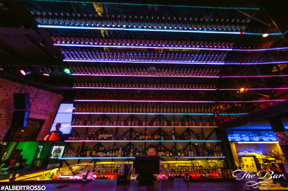 Танцевальный бар The Bar