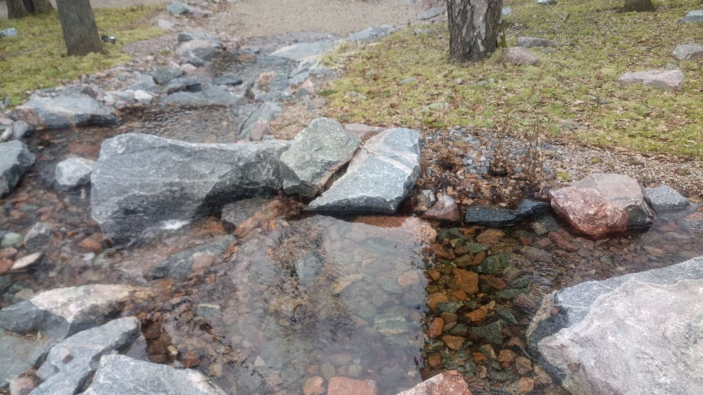 Декоративный водоём с ручьём в п. Репино (ЛО)