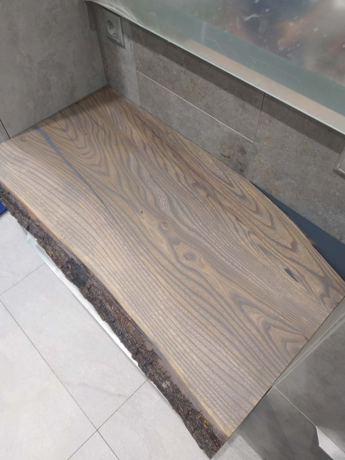 Столешница в ванную комнату из слэба карагача