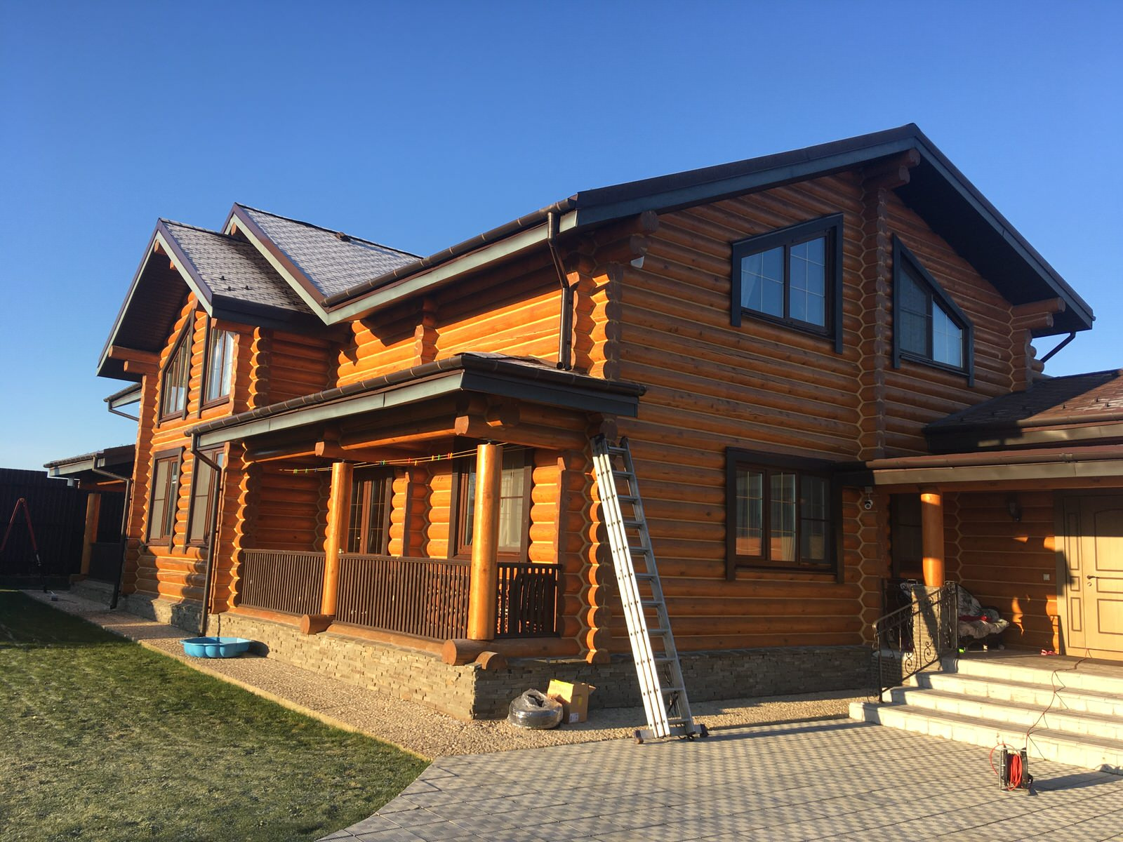 Новогоднее освещение загородного дома