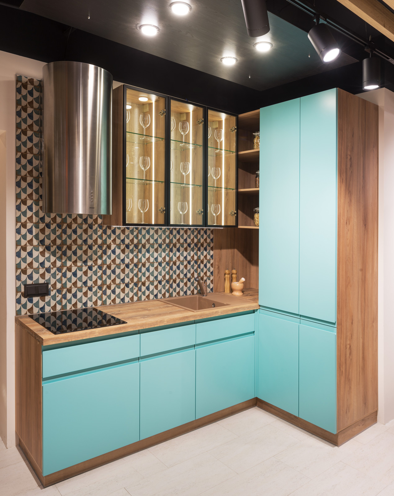 Шоурум салона кухонь Станнум