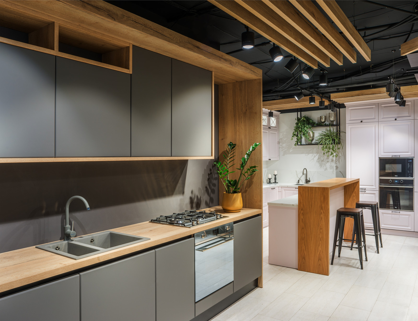 Шоурум салона кухонь Станнум