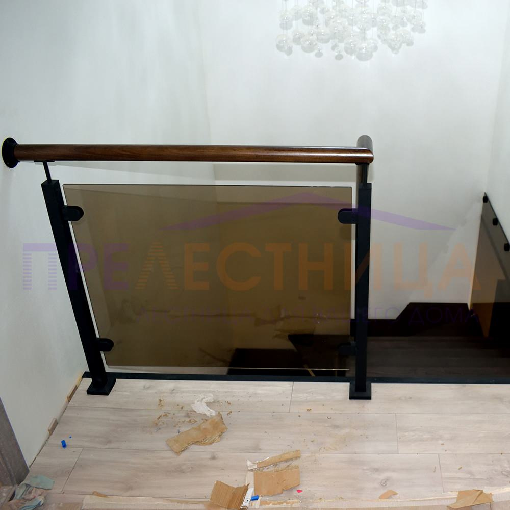 Лестница серии Ассоль с стеклянным ограждением