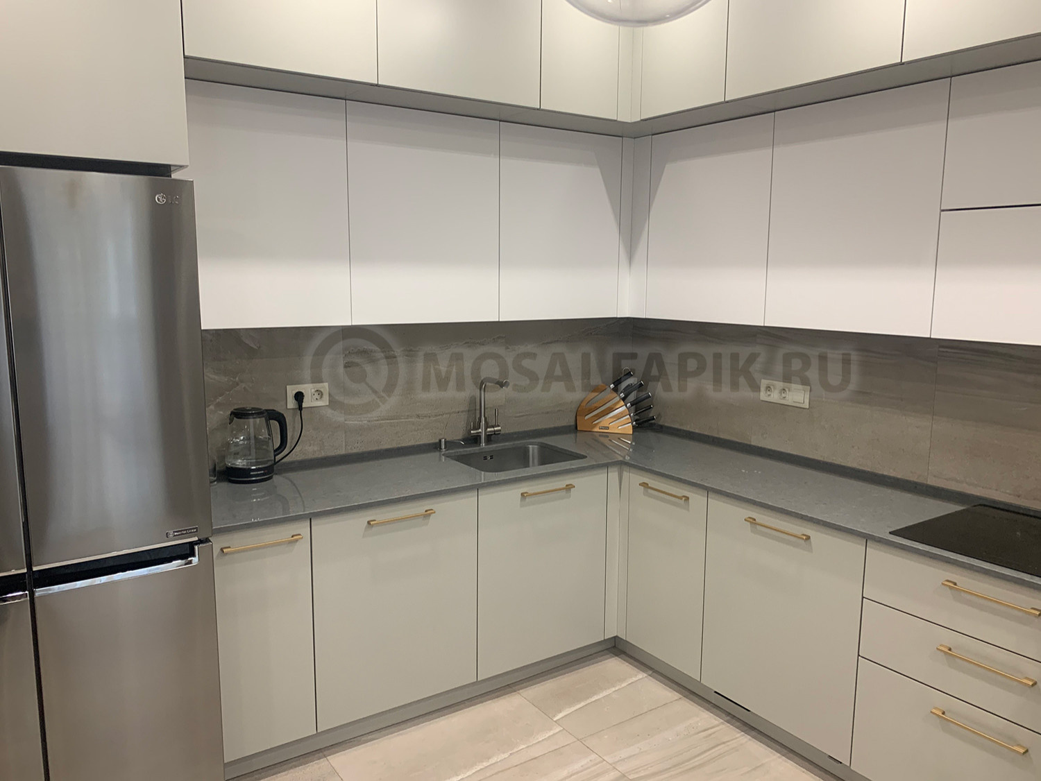 Кухня с антресолями