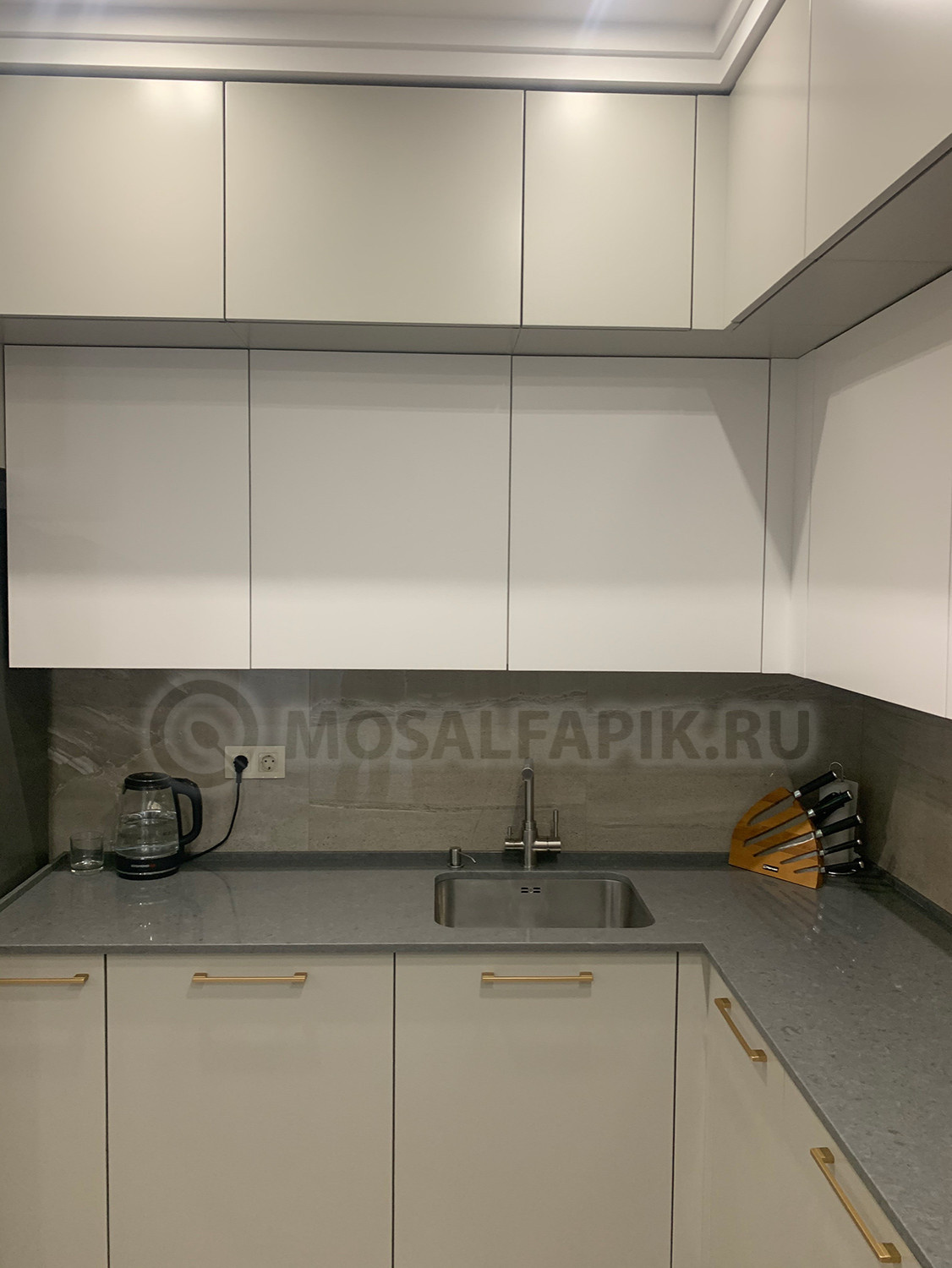 Обложка проекта: Кухня с антресолями