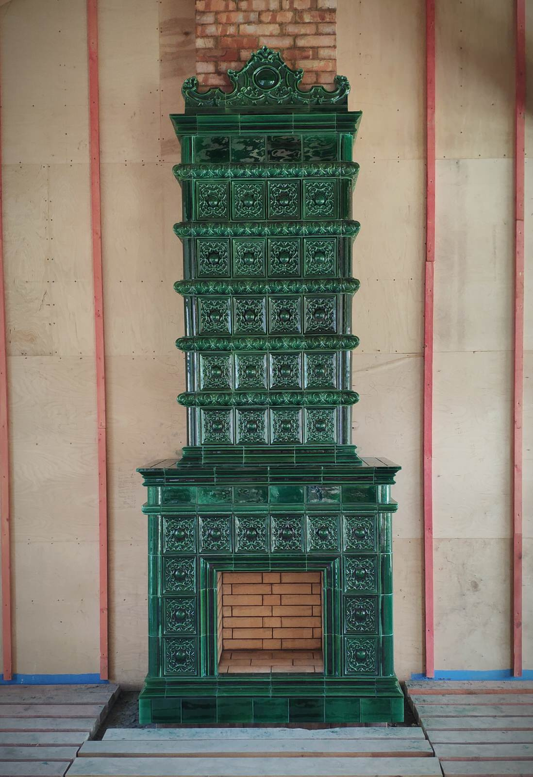 Камин неоготика