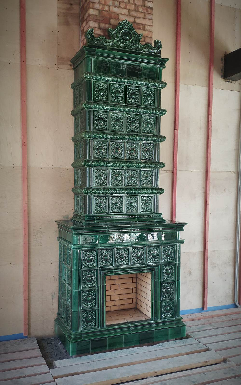 Камин неоготика